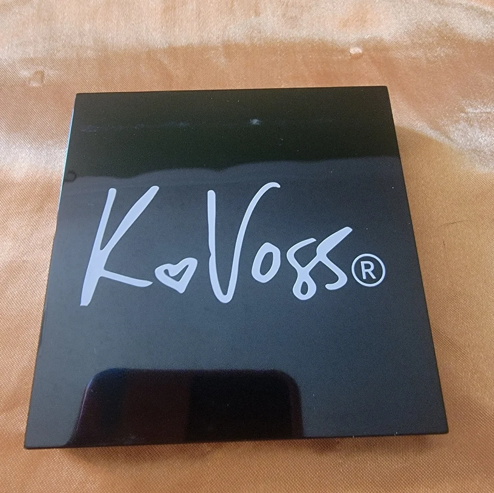 NIB KVoss Bronze Beauty Palette CHELSEA